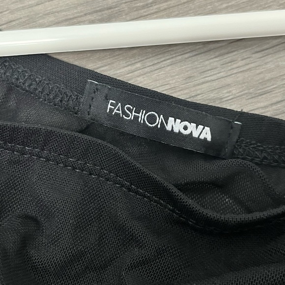 FASHION NOVA YELLOW AND BLACK MESH SKIRT SET + BRALETTE - Picture 5 of 10